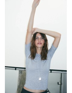 CAMISETA GRIS MODAL CUELLO 2