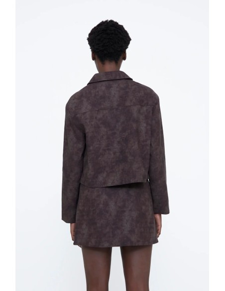 CHAQUETA PIEL EFECTO COCODRILO MARRON 11232