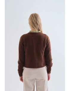 CARDIGAN MARRON CON BOTONES DE CORAZON ROJO 10244 2