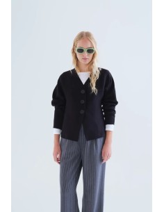 CARDIGAN NEGRO CON BOTONES GRANDES 10210